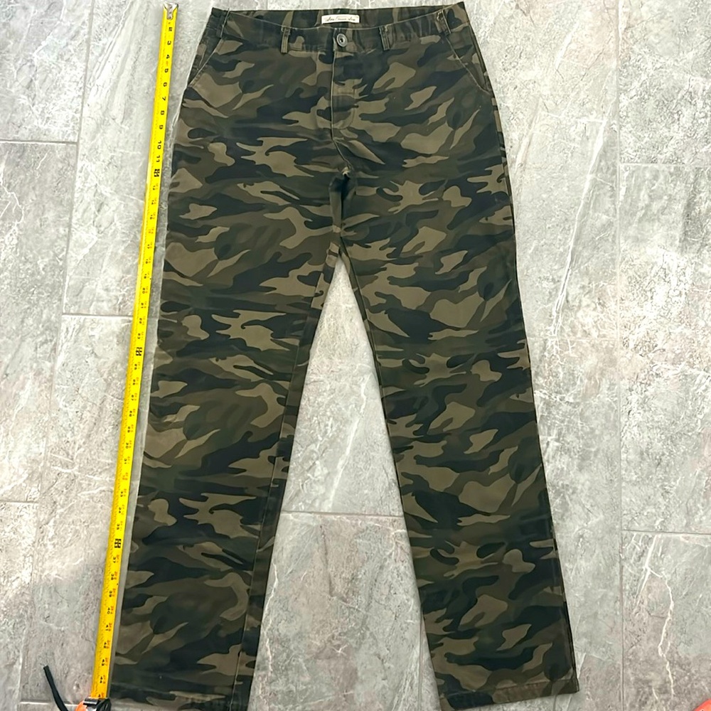 Tall girls!!! Long elegant legs camo pants.